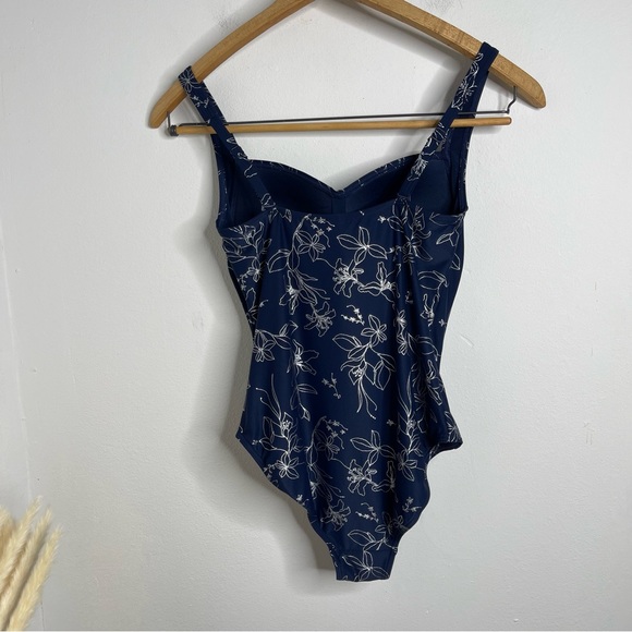 Nip Tuck Garden Line Foil One Piece Swimsuit Size 8 Navy Silver Metallic - Picture 6 of 16